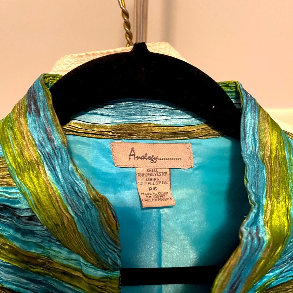 Light weight jacket